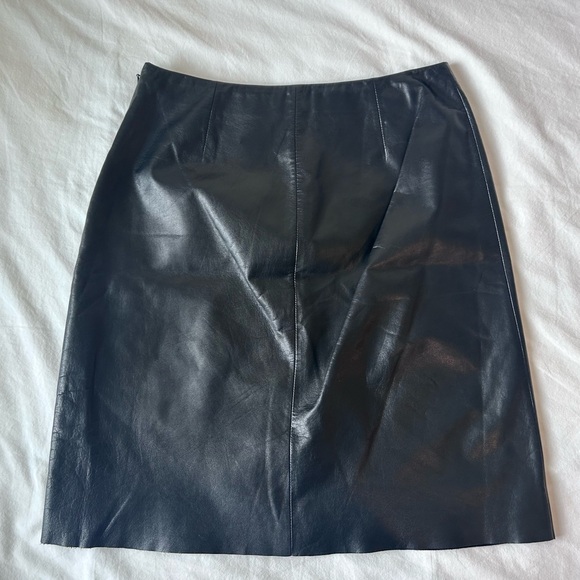 Ann Taylor Classic Black 100% Leather Skirt - Picture 3 of 4